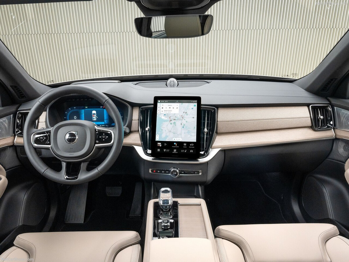 볼보 XC90 페이스리프트 가격, 옵션 정보 공개  썸네일