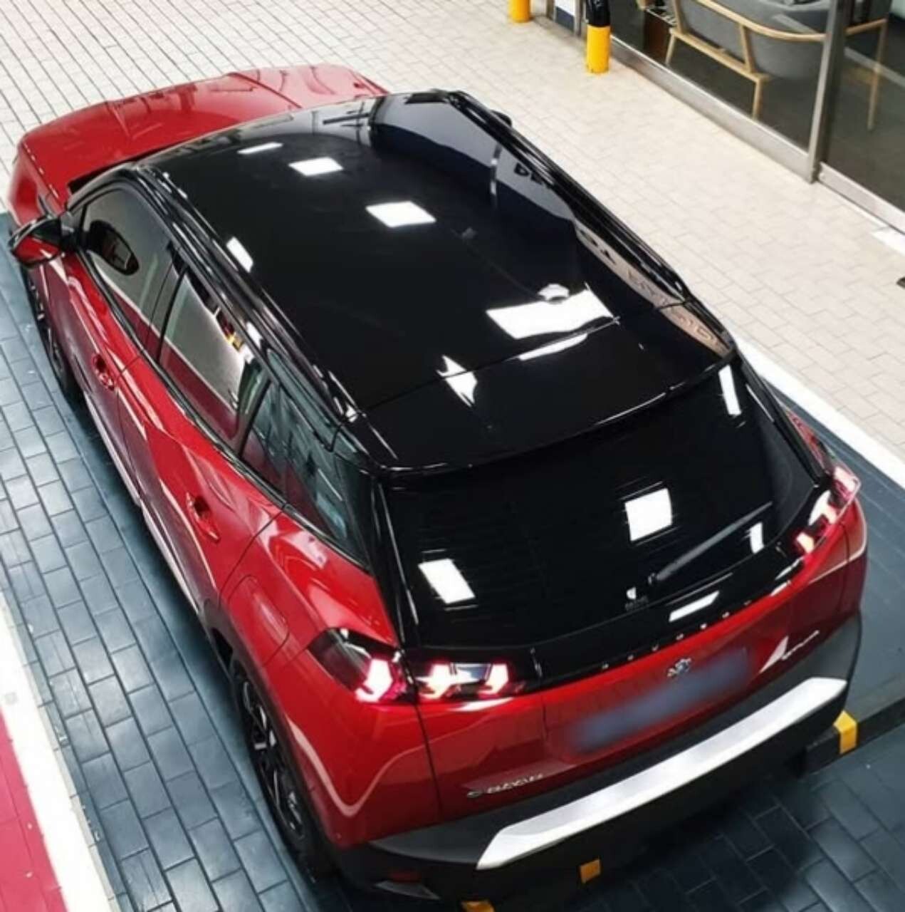 푸조 e2008  이미지3