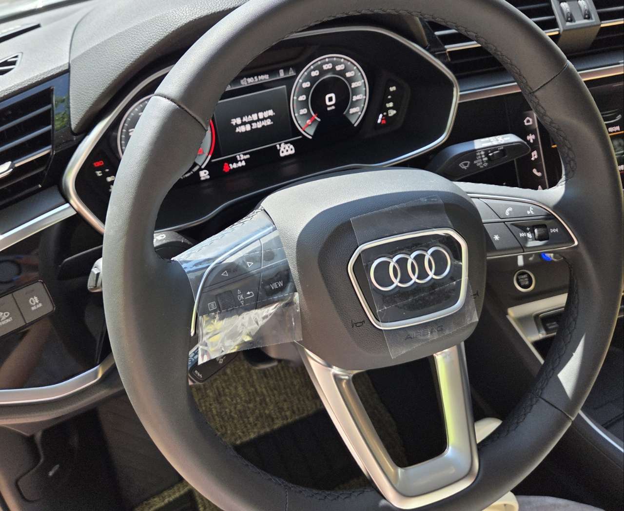 아우디 Q3 40 TFSI 콰트로 썸네일 이미지