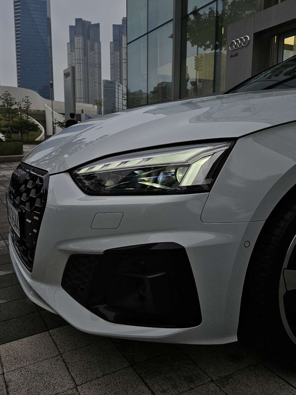 아우디 A5 45 TFSI 콰트로 프리미엄 스포트백 이미지3