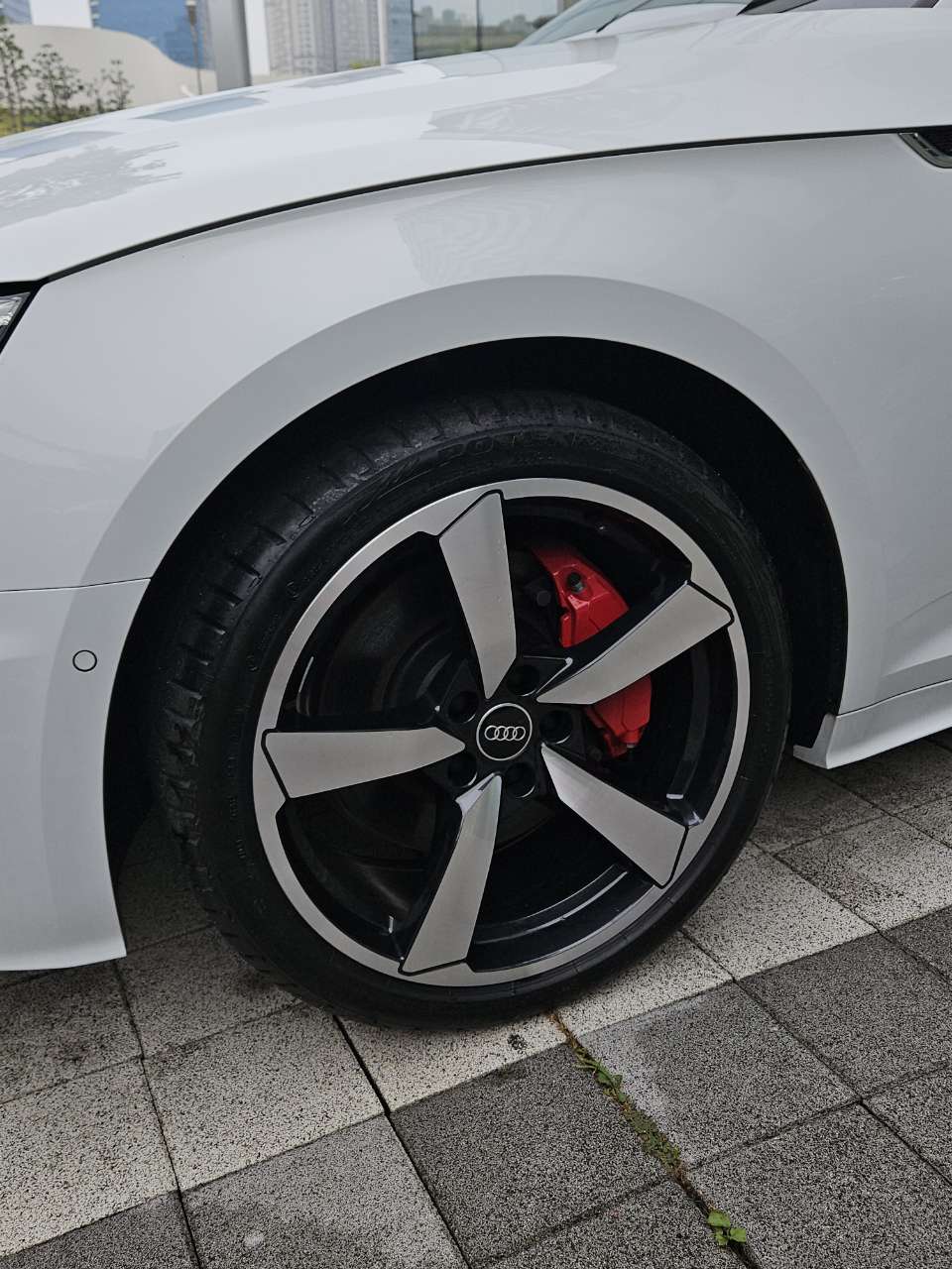 아우디 A5 45 TFSI 콰트로 프리미엄 스포트백 카본에디션 썸네일 이미지