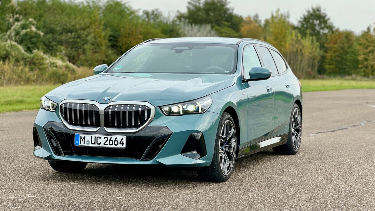 BMW 코리아 좋은 말로 할 때 5시리즈 투어링 출시해라 썸네일