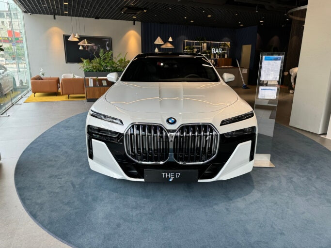 BMW 740i MSP vs i7 eDrive 50 MSP 게시글 썸네일