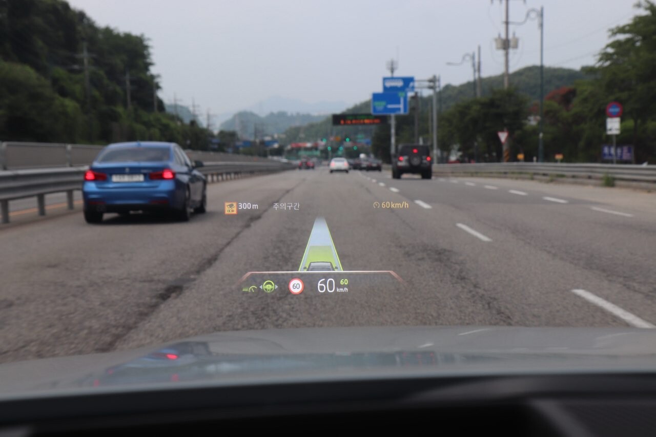 BMW 헤드업 디스플레이 엄청 좋네요. 게시글 썸네일