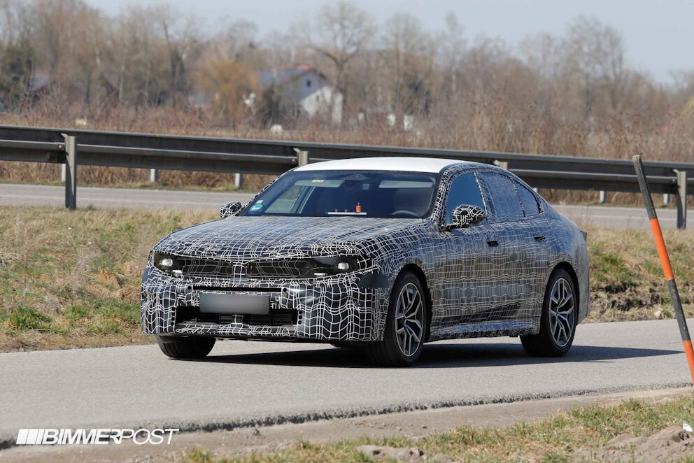 BMW 5시리즈 페이스리프트 LCI 출시 정보 업데이트  썸네일