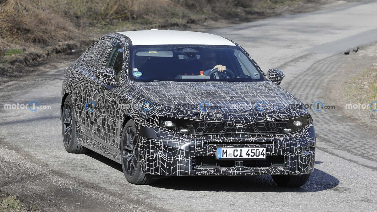 BMW 5시리즈 페이스리프트 LCI 출시 정보 업데이트  썸네일