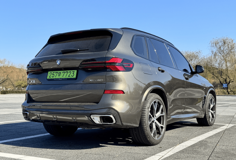 안녕하세요 BMW X5 색상 골라주시면 감사하겠습니다.  썸네일