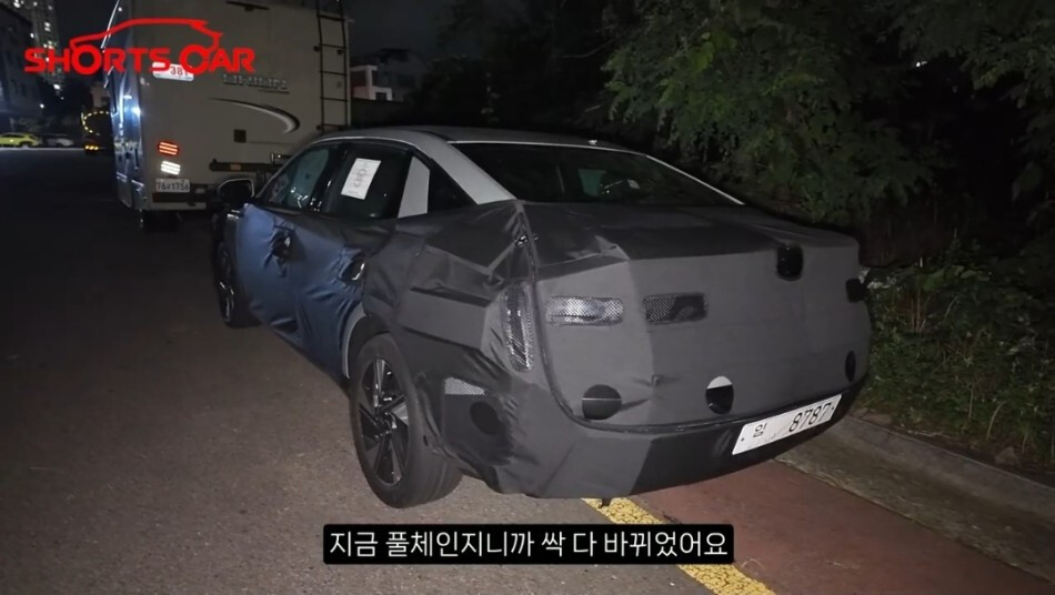 아반떼 풀체인지 떴습니다 ㄷㄷ  썸네일