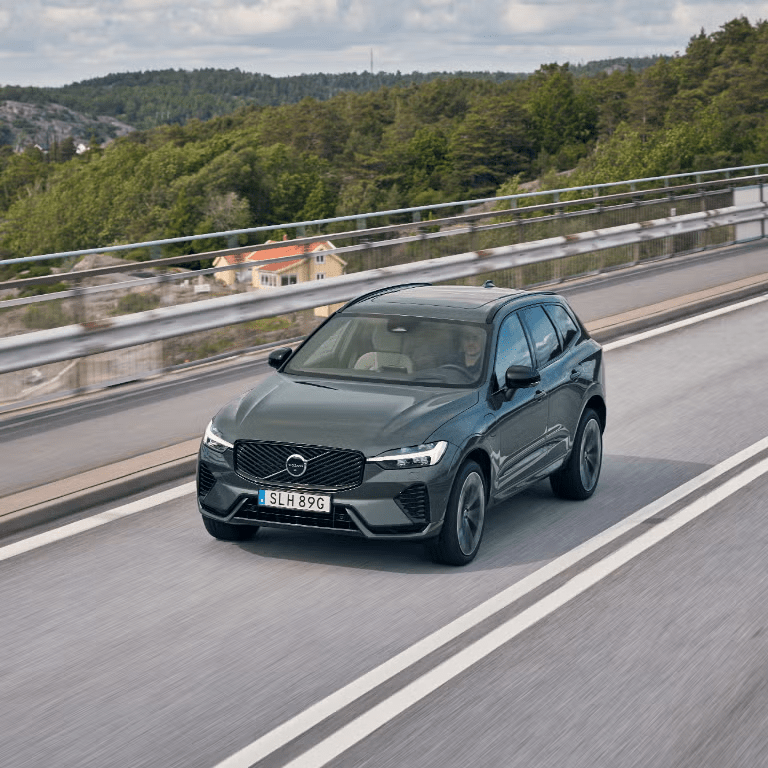 형님들 BMW가 좋을까요 볼보가 좋을까요 (X3 프로 vs XC60 B5)  썸네일