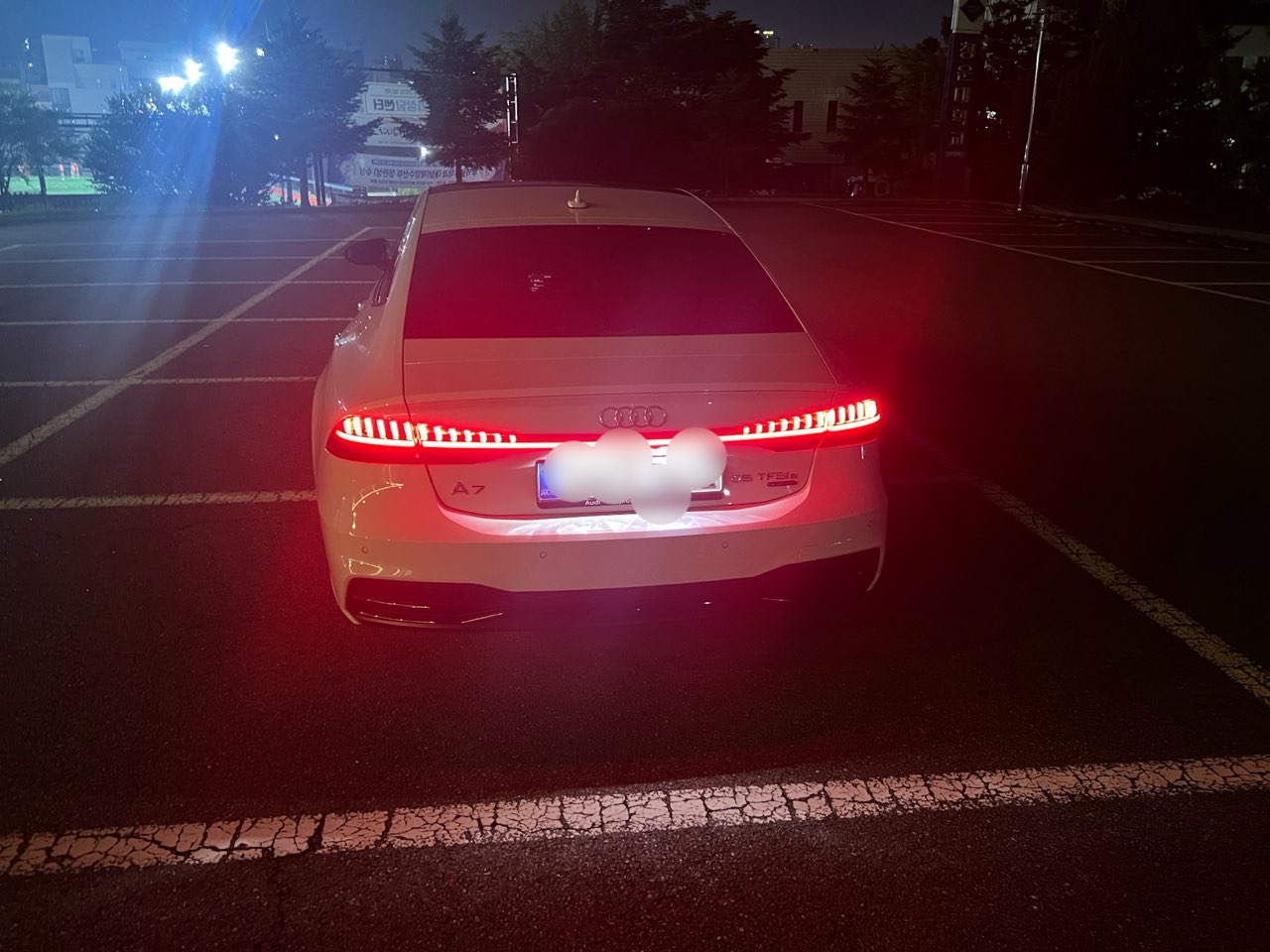 아우디 A7 55 TFSI e 콰트로 프리미엄 썸네일 이미지