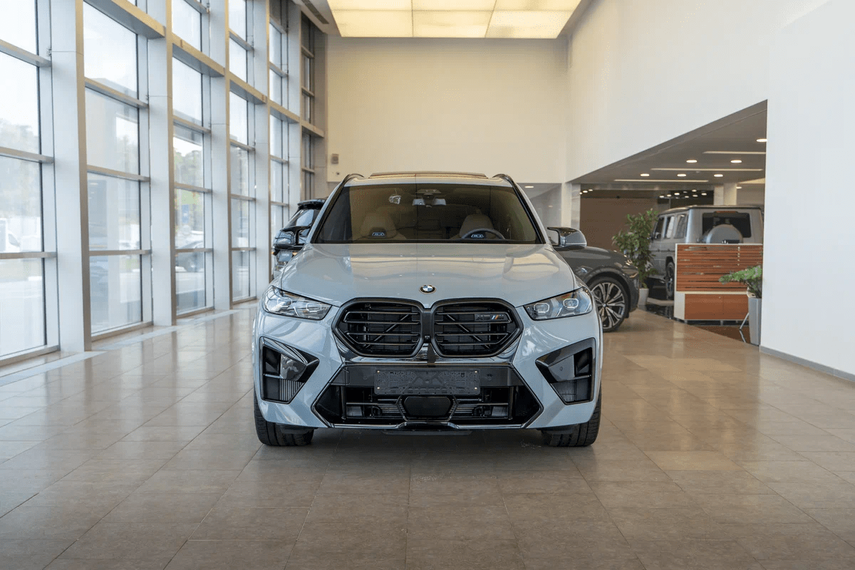 [전시차 사진] 2025 BMW X5M 컴페티션_ 브루클린 그레이 게시글 썸네일
