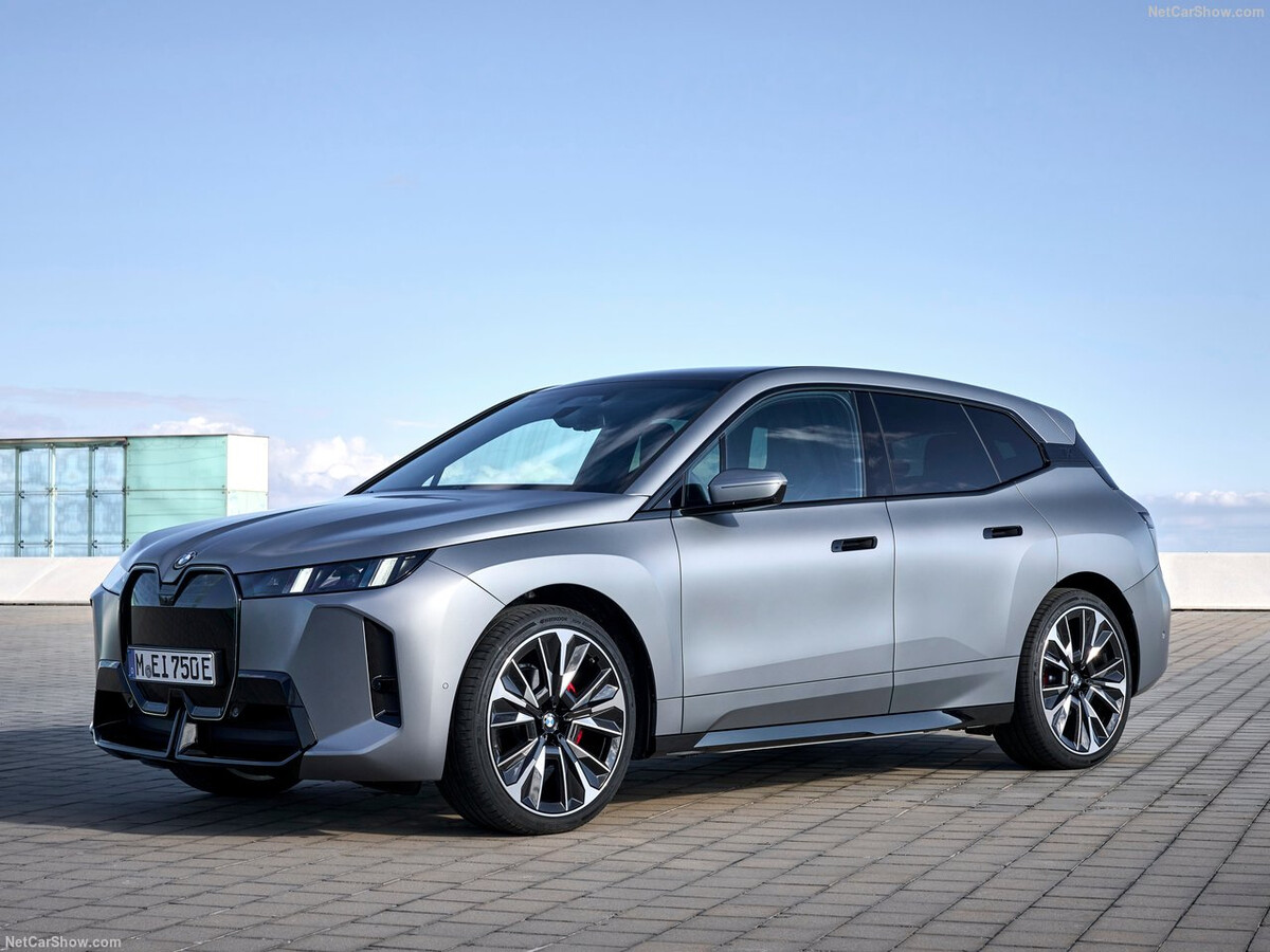 [신차출시] 2026 BMW iX 페이스리프트  썸네일