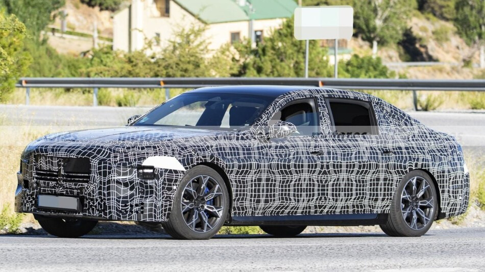 [스파이샷 업데이트] BMW 7시리즈 페이스리프트 LCI  썸네일