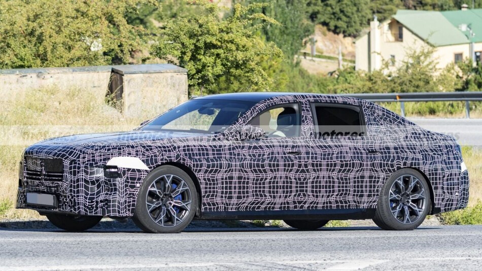 [스파이샷 업데이트] BMW 7시리즈 페이스리프트 LCI  썸네일