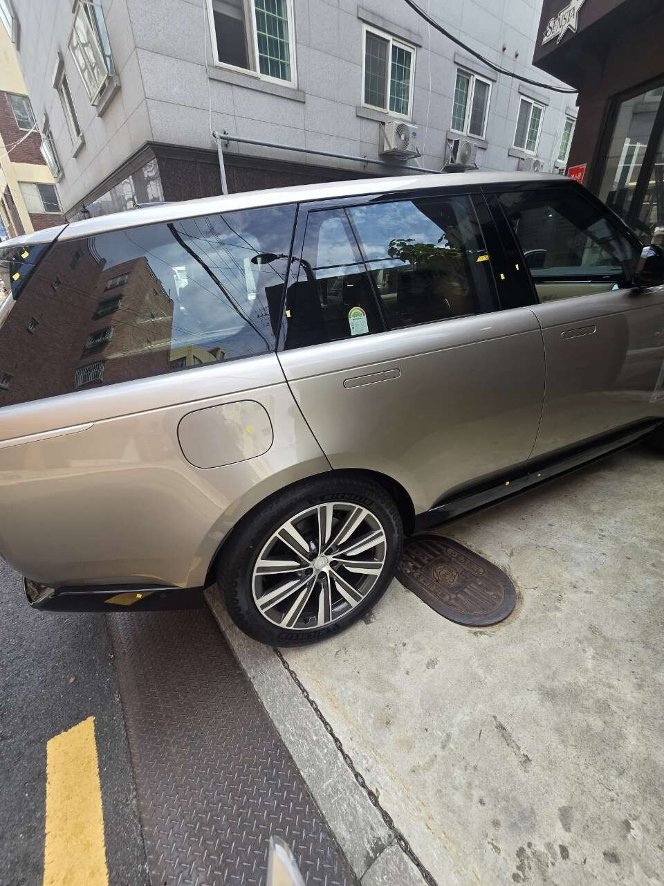 레인지로버 p550e 이미지2