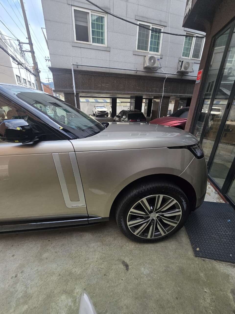 레인지로버 p550e 이미지1