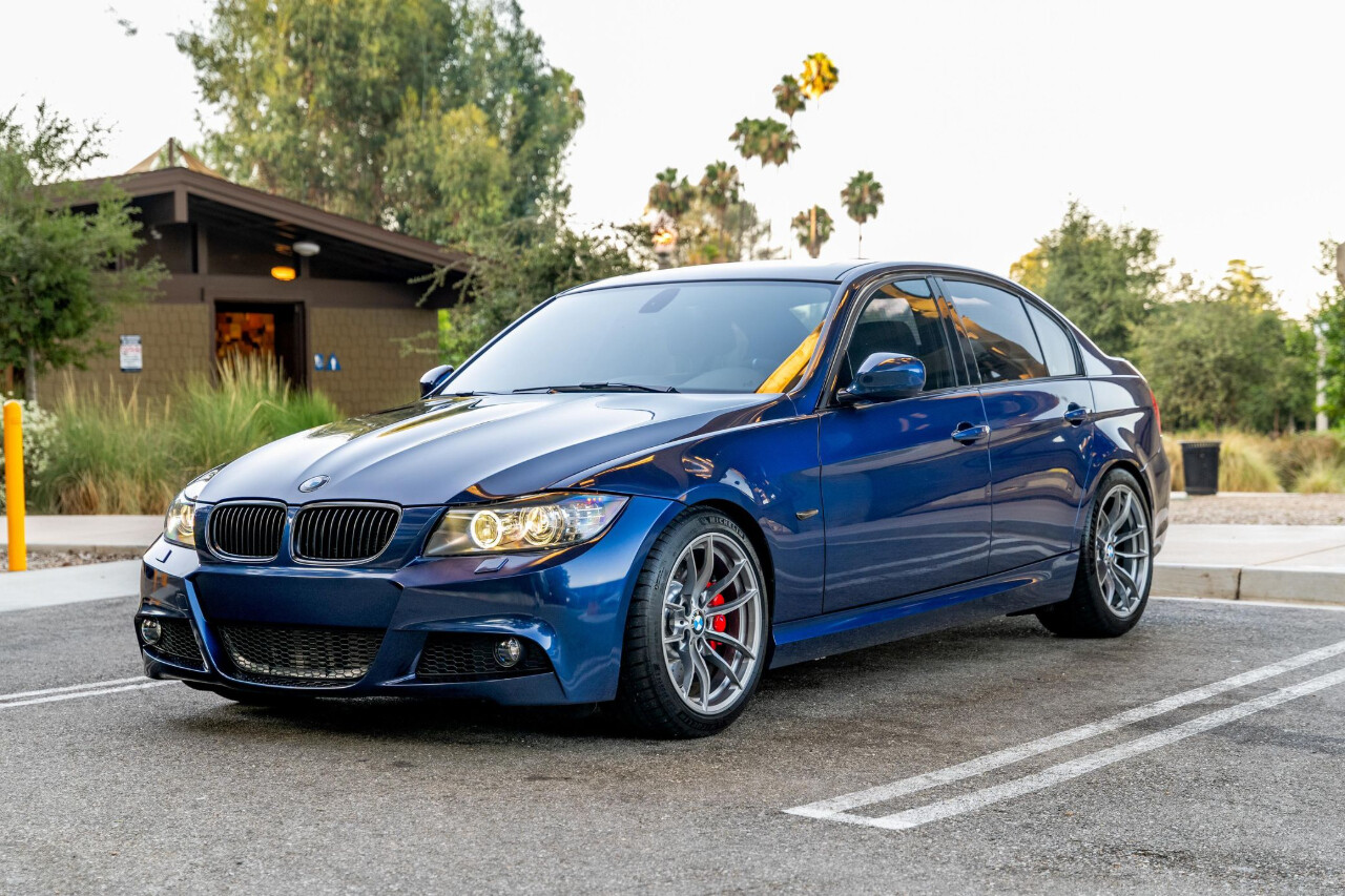 [구형] 2011 BMW 335d 세단  게시글 썸네일