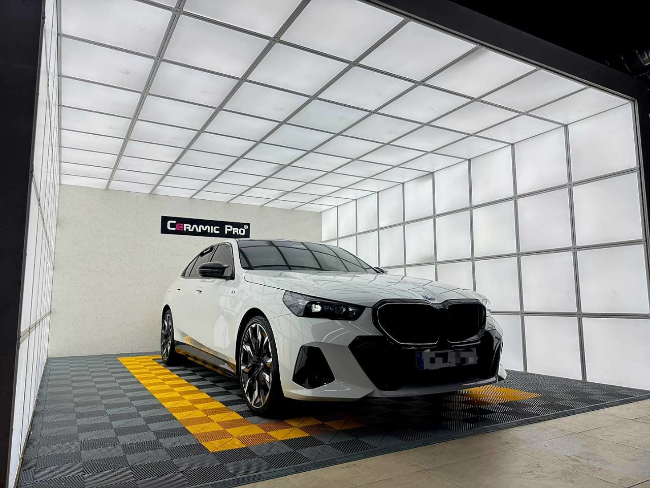 토끼 세마리 잡은 BMW 550e Xdrive 6개월 리뷰 썸네일 이미지