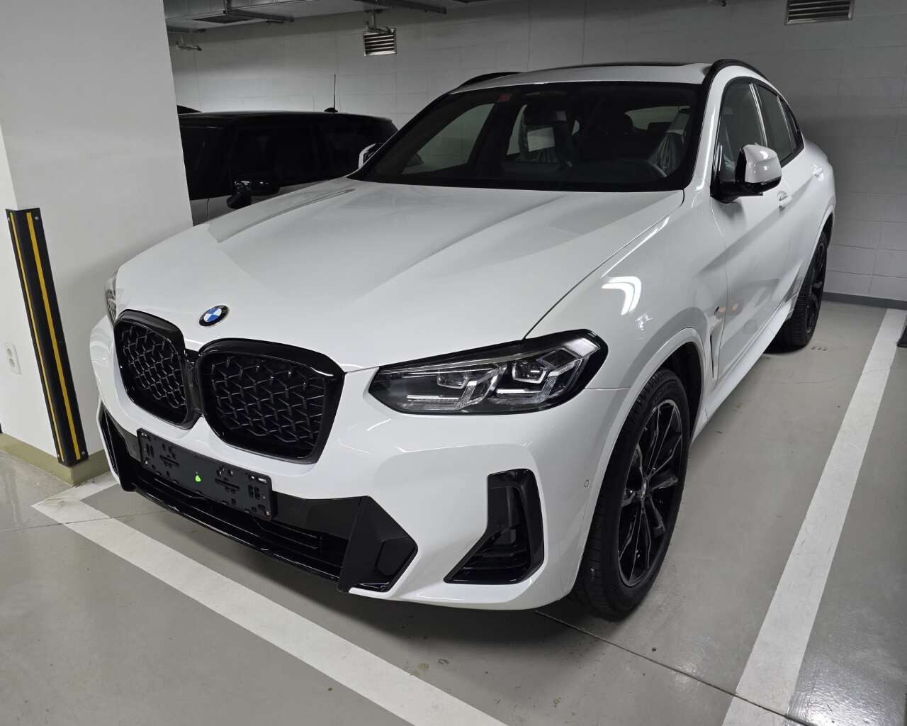 Bmw x4 출고인증 썸네일 이미지