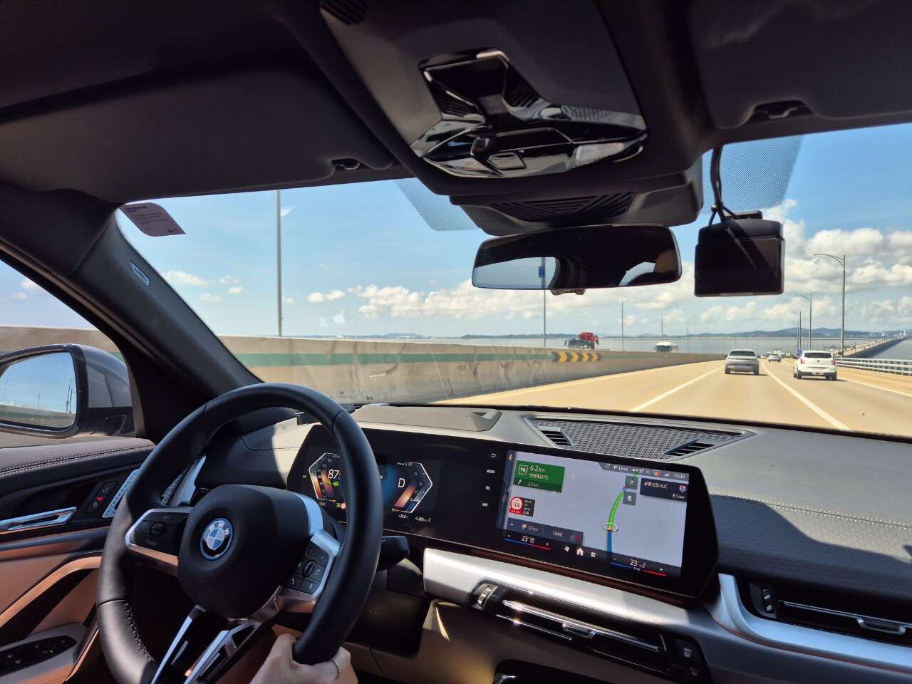 BMW ix2 리뷰가 없는 것 같아서 이미지4