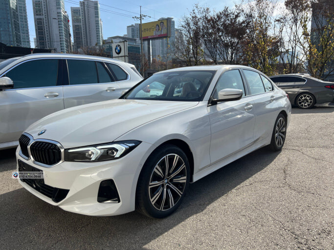 BMW 320i 베이스 vs M스포츠 차이 많이나나요  썸네일