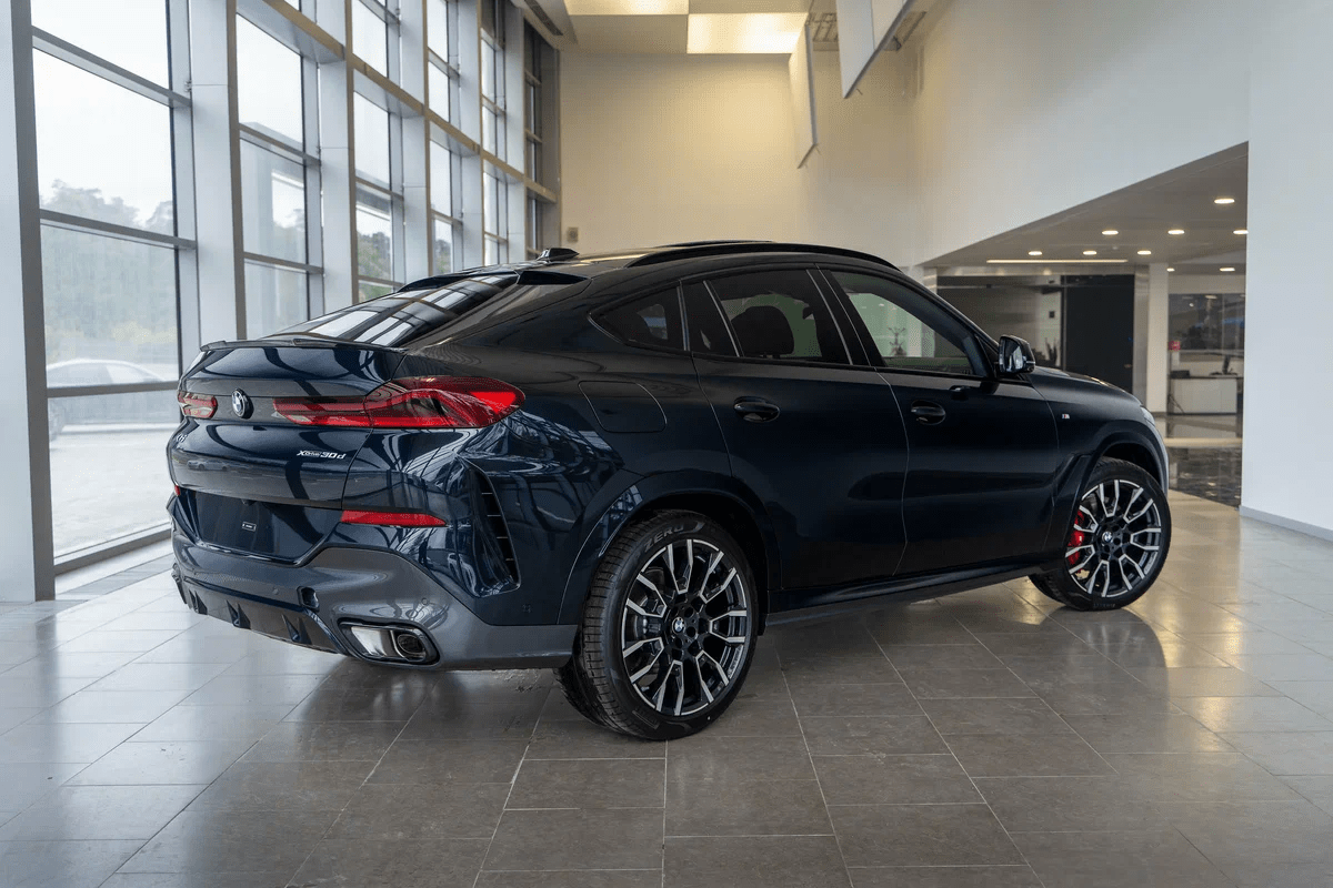 [신차사진] 2025 BMW X6 30d 카본블랙 + 타르투포  썸네일