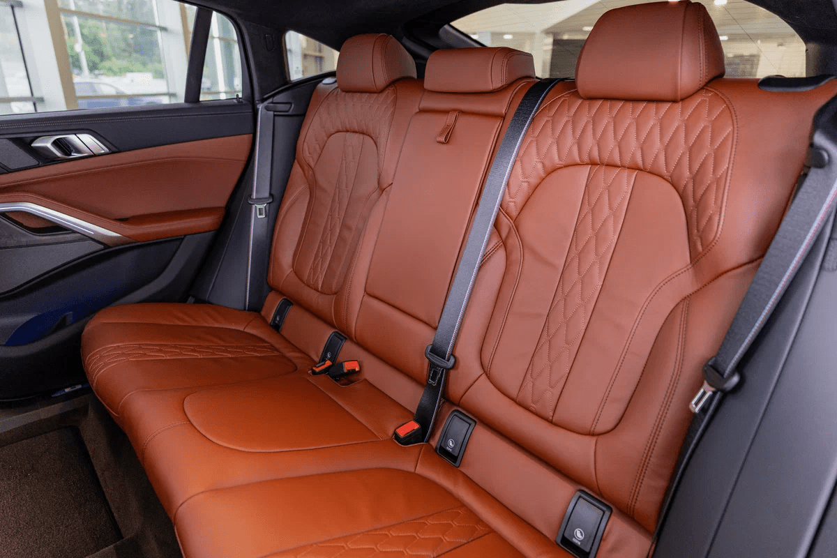 [신차사진] 2025 BMW X6 30d 카본블랙 + 타르투포  썸네일