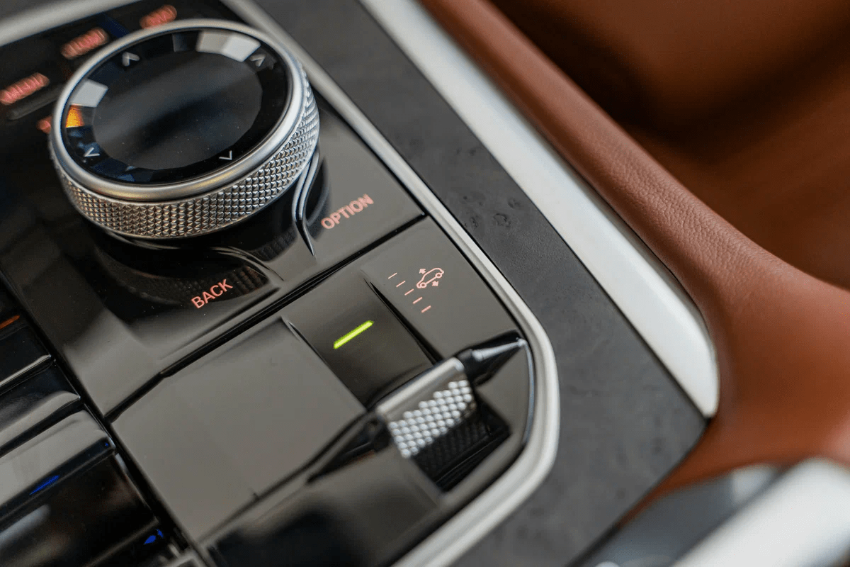 [신차사진] 2025 BMW X6 30d 카본블랙 + 타르투포  썸네일