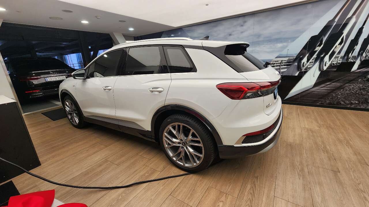 Q4 45 etron  이미지1