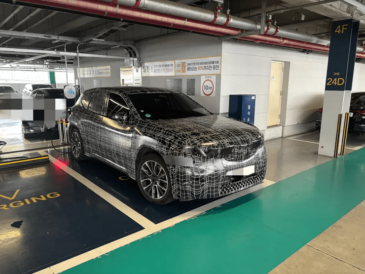 BMW IX3 풀체인지 벌써 한국에 들어왔어요 ㄷㄷㄷㄷ  게시글 썸네일