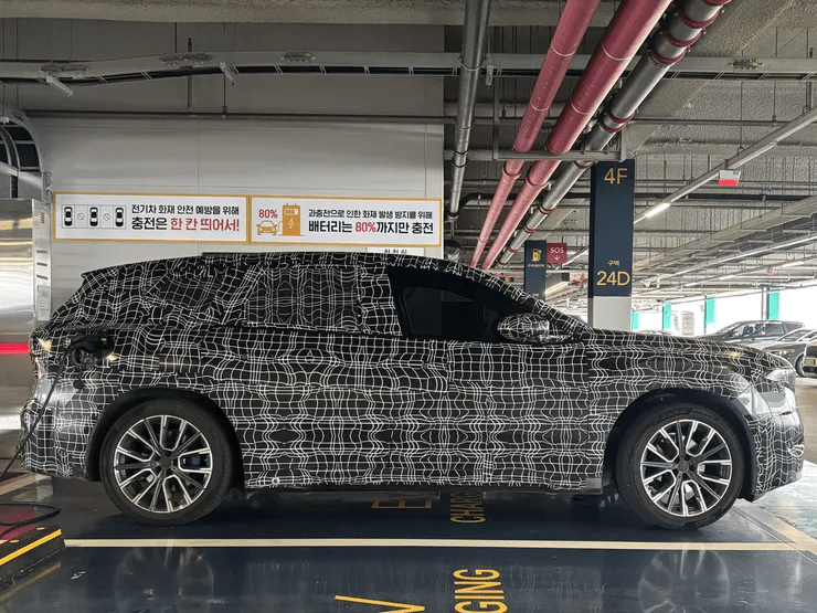BMW IX3 풀체인지 벌써 한국에 들어왔어요 ㄷㄷㄷㄷ  썸네일