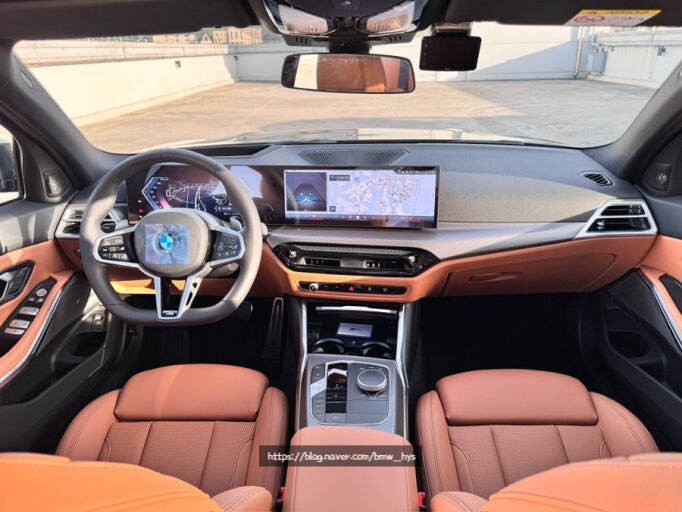 BMW 320i 실내 색상좀 골라주세요~  게시글 썸네일