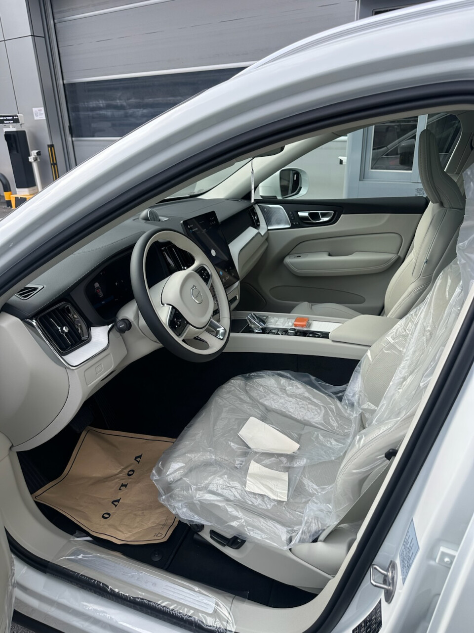 볼보 xc60 2025 페리형 이미지1