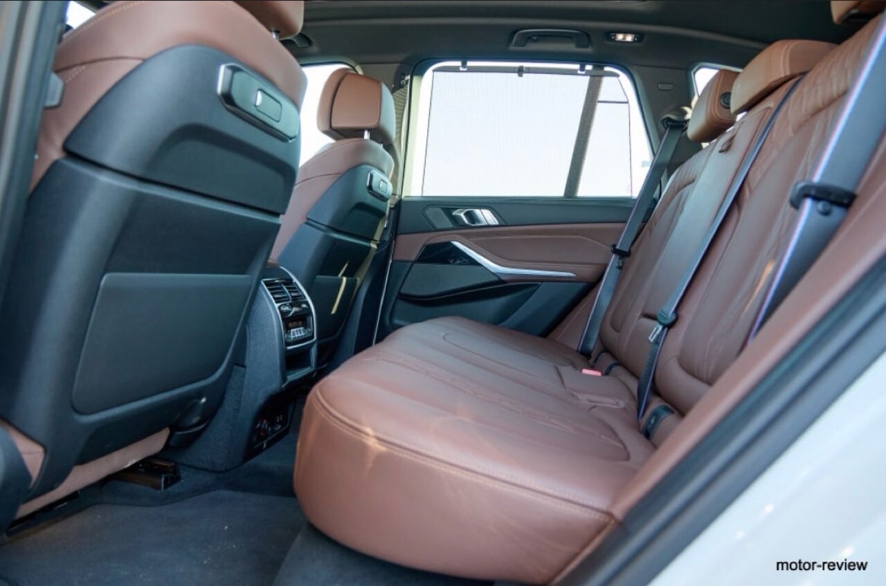 BMW X5 뒷좌석이 스포티지 보다 좁나요??? 게시글 썸네일