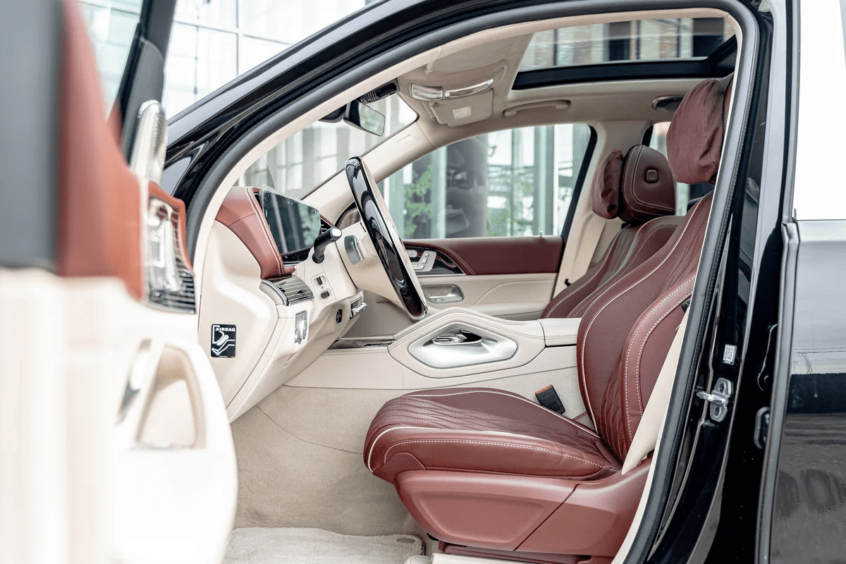 [신차사진] 2025 벤츠 GLS 600 마이바흐 4시트  썸네일