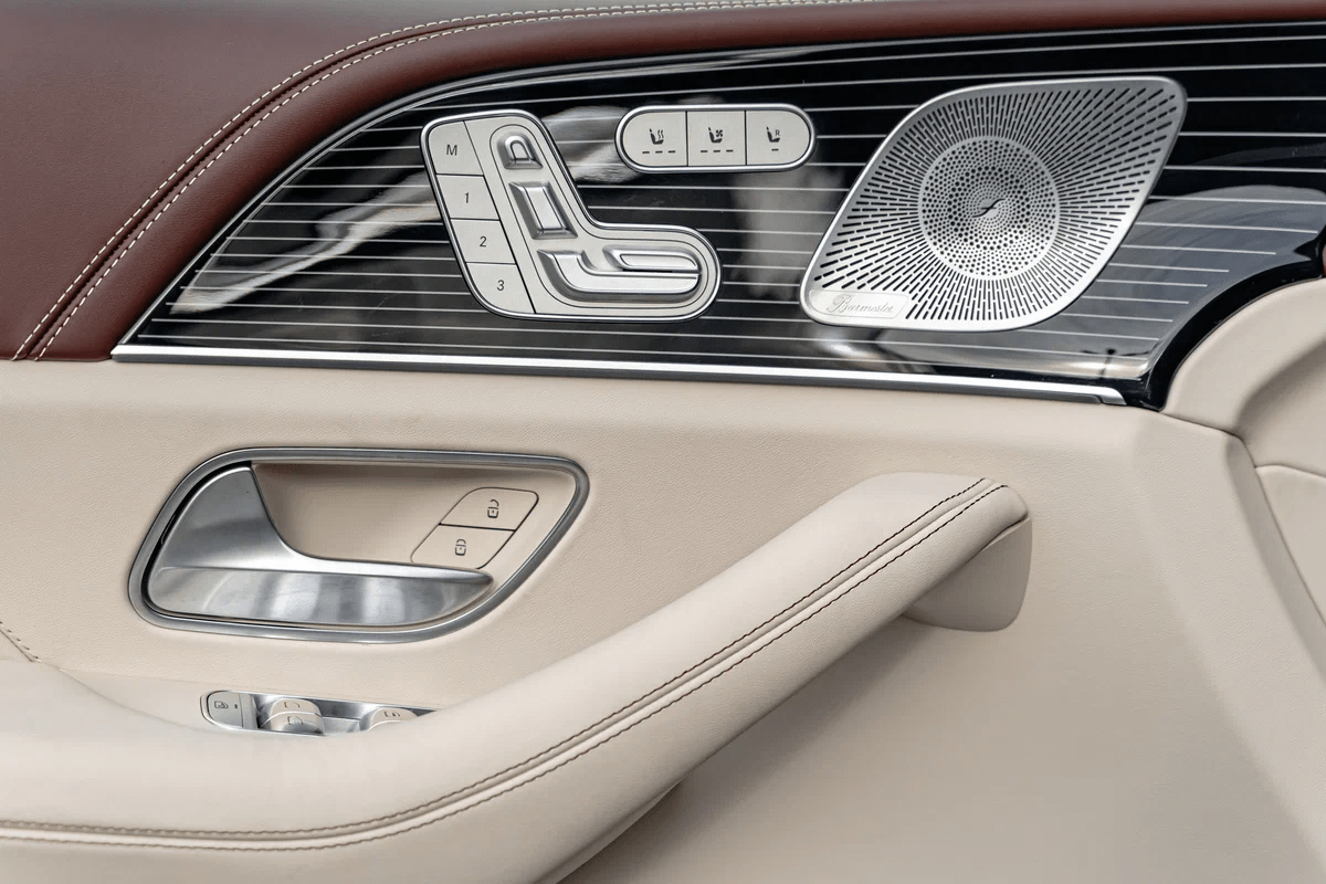 [신차사진] 2025 벤츠 GLS 600 마이바흐 4시트  썸네일