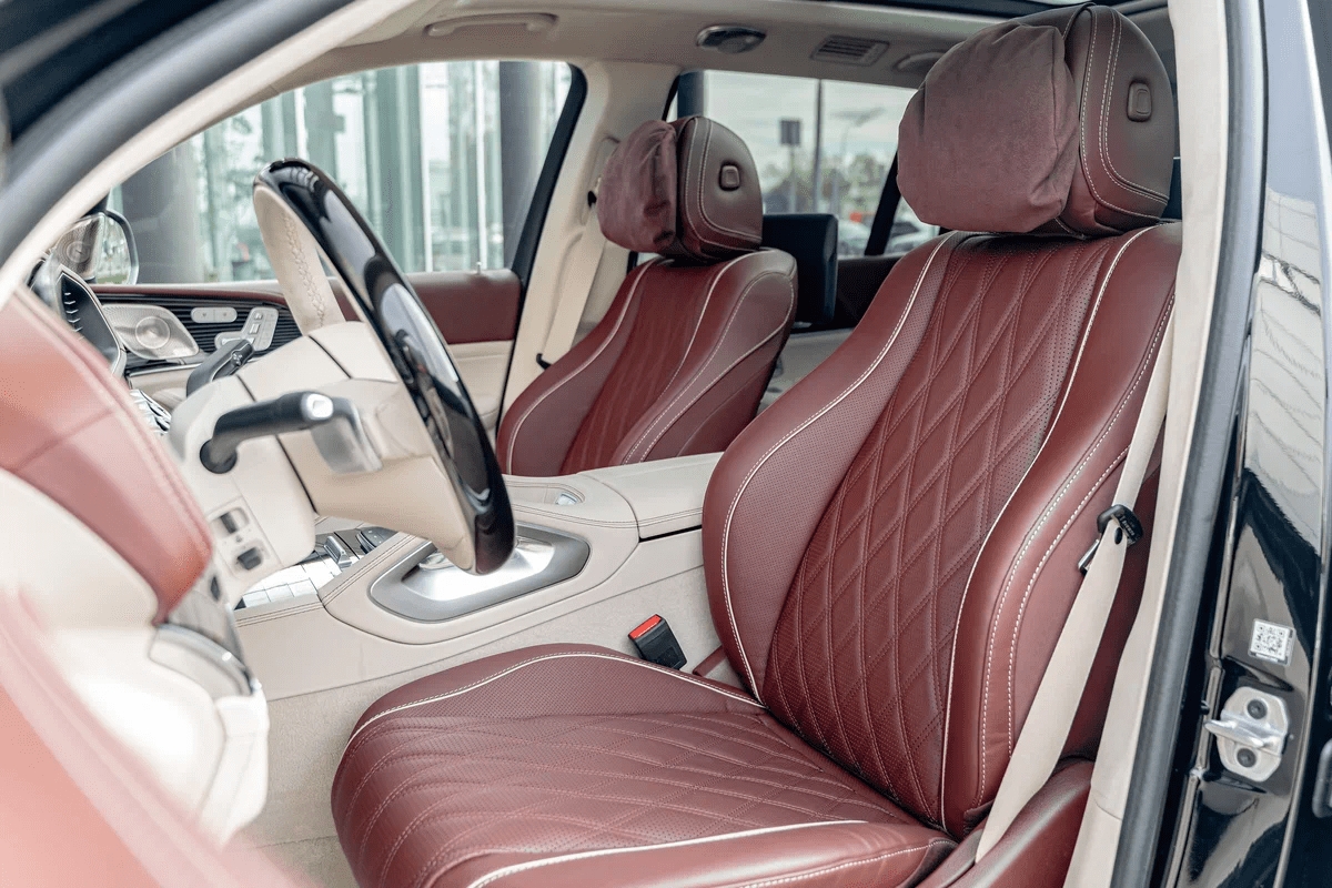 [신차사진] 2025 벤츠 GLS 600 마이바흐 4시트  썸네일