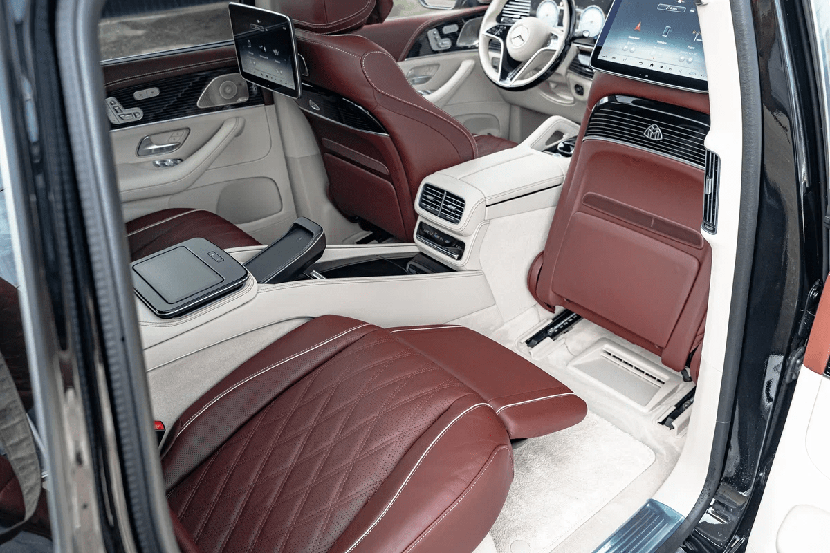 [신차사진] 2025 벤츠 GLS 600 마이바흐 4시트  썸네일