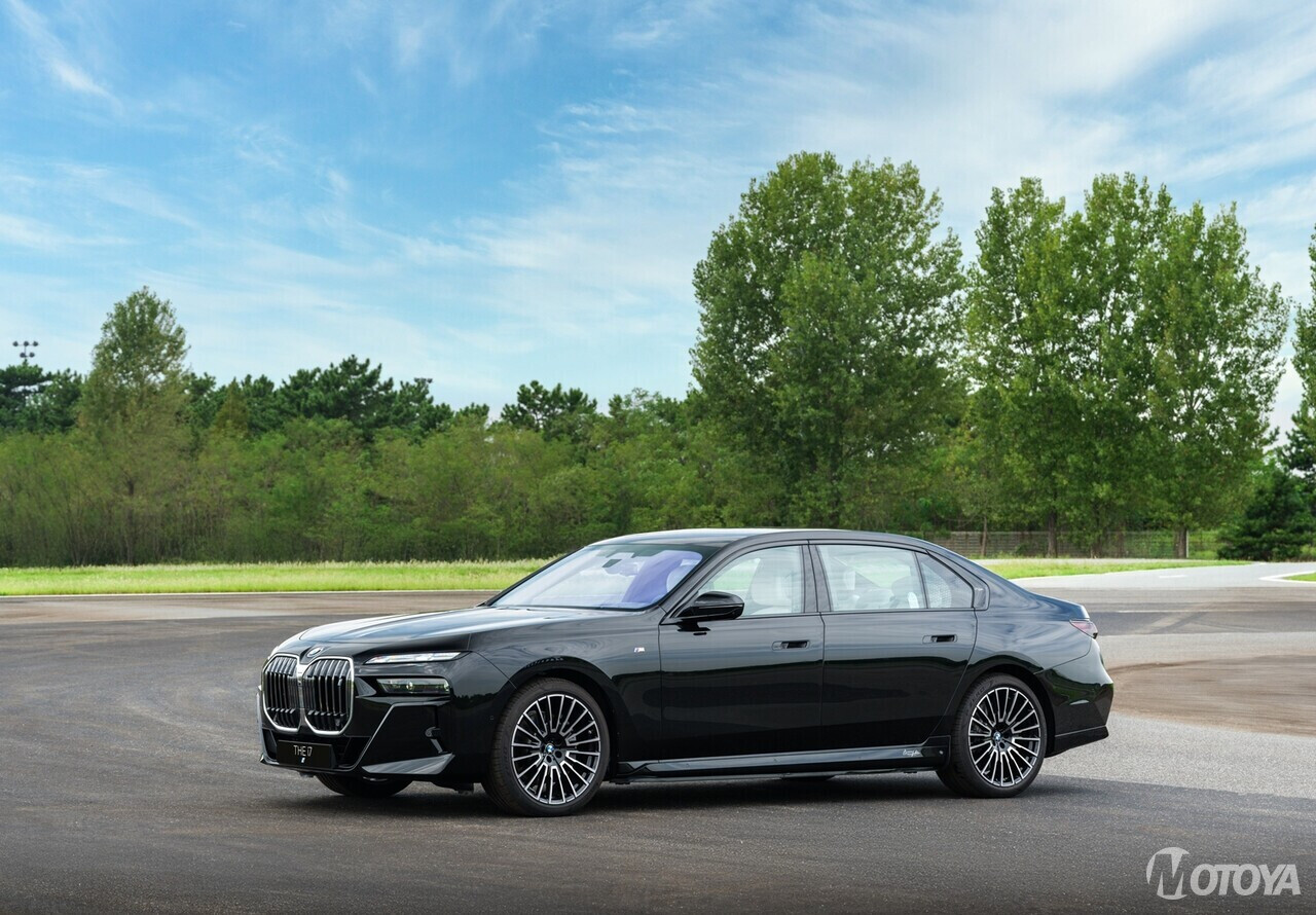 BMW 코리아 30주년 스페셜 에디션 출시 (7시리즈, 5시리즈, M3)  게시글 썸네일