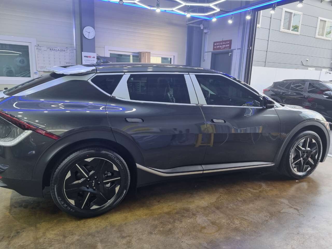 EV6 출고했습니다. 이미지1