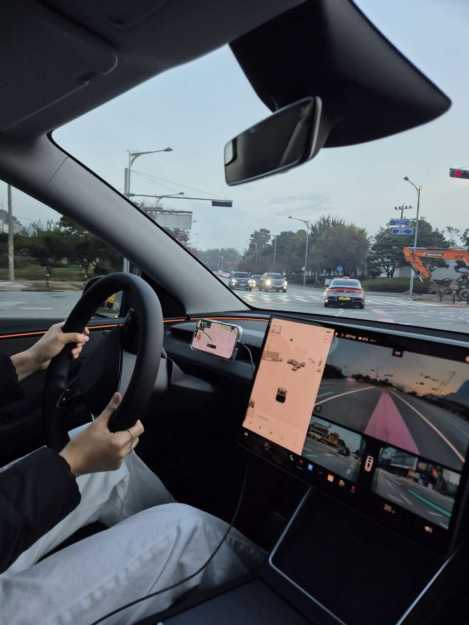 테슬라 모델 Y 롱레인지 AWD 이미지4