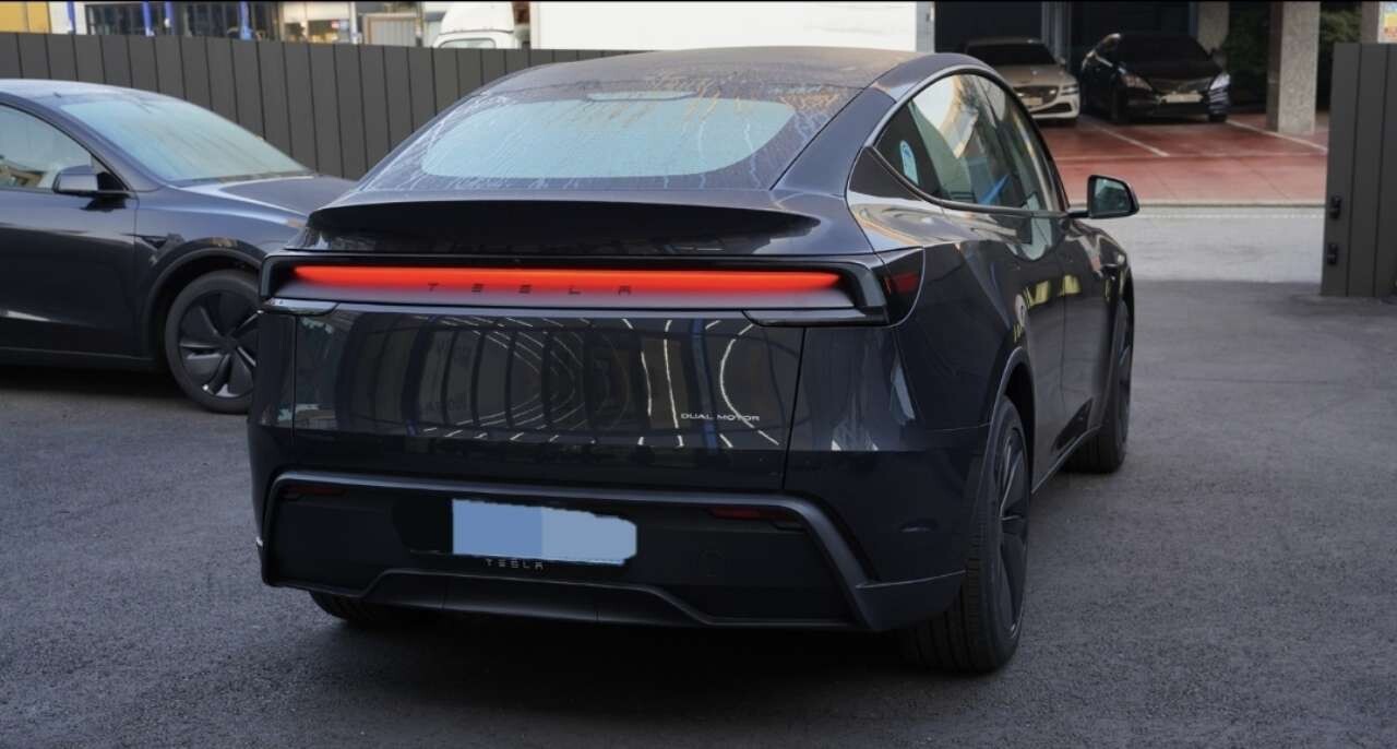 테슬라 모델 Y 롱레인지 AWD 이미지2