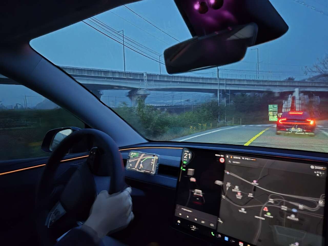 테슬라 모델 Y 롱레인지 AWD 이미지5