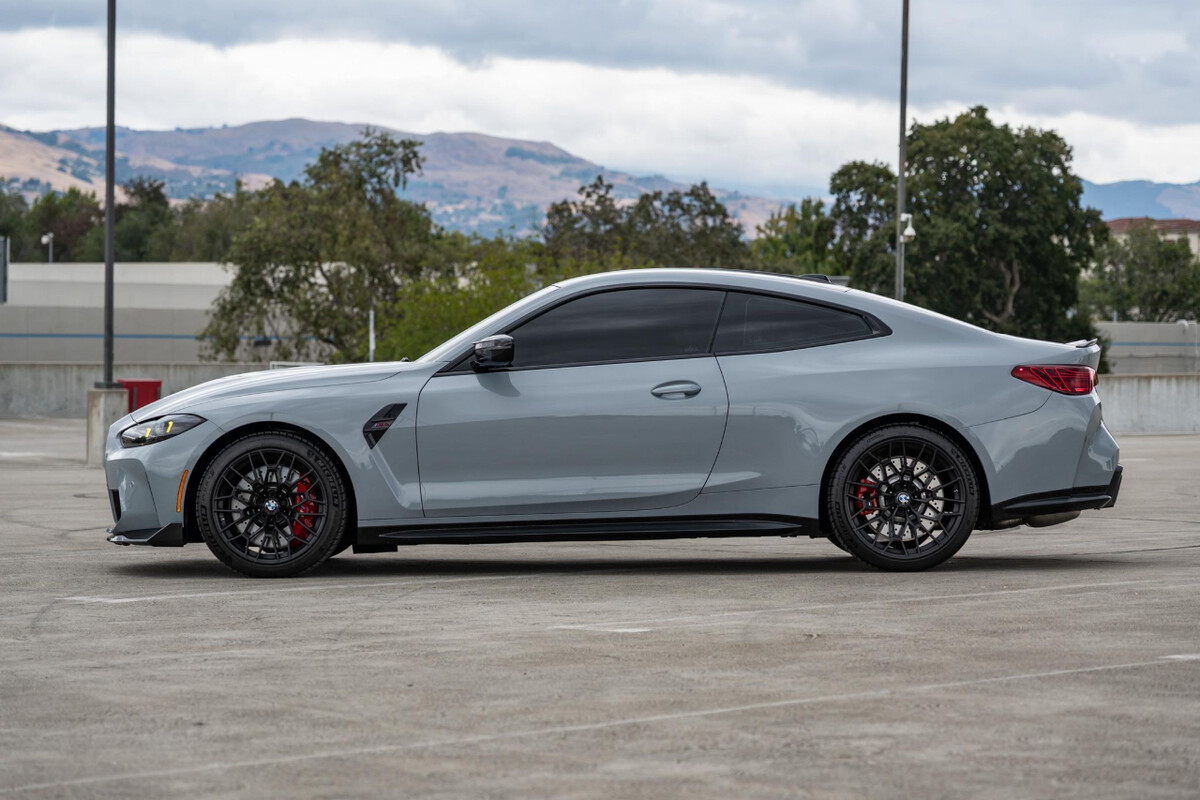 [신차사진] 2025 BMW M4 CS  썸네일