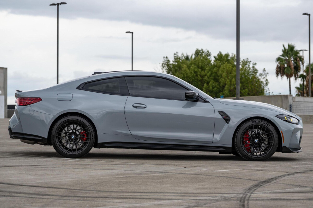 [신차사진] 2025 BMW M4 CS  썸네일