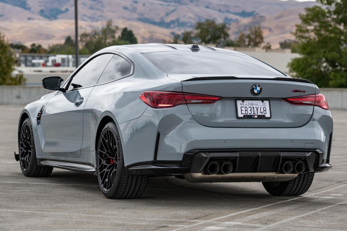 [신차사진] 2025 BMW M4 CS  썸네일