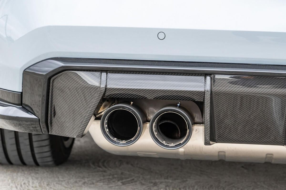 [신차사진] 2025 BMW M4 CS  썸네일