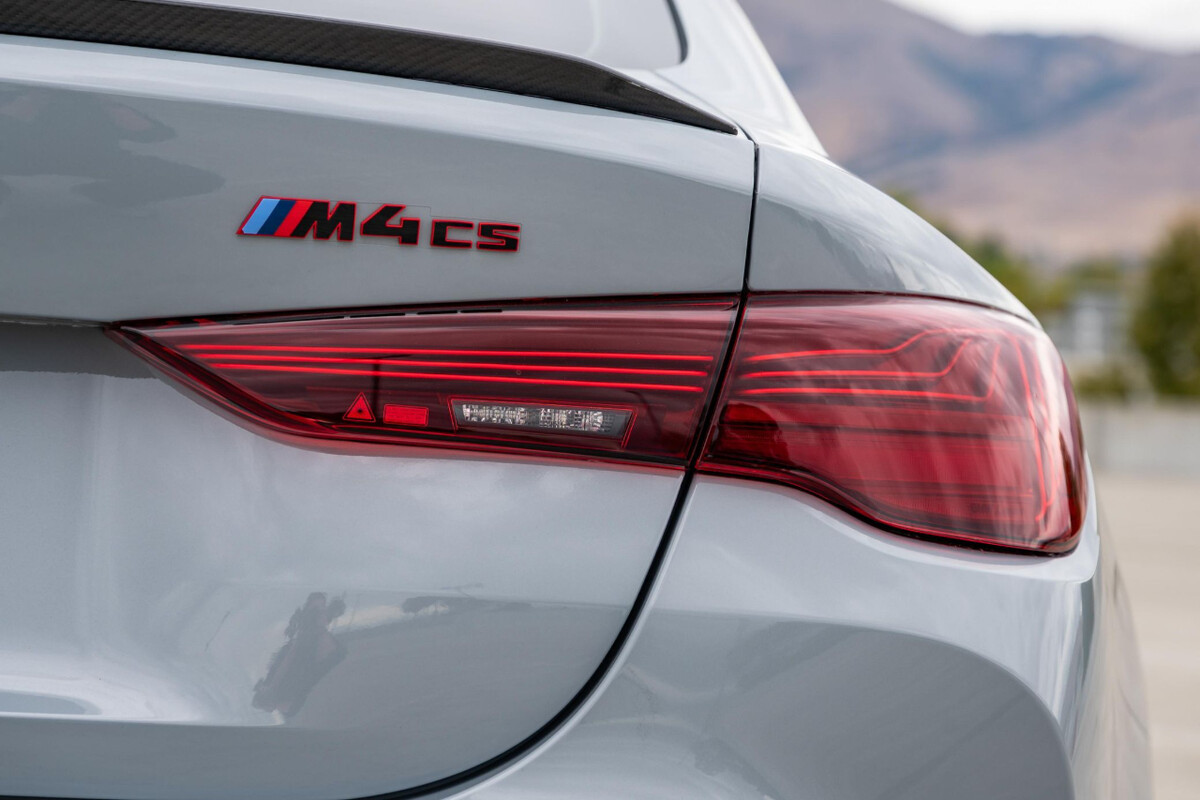 [신차사진] 2025 BMW M4 CS  썸네일