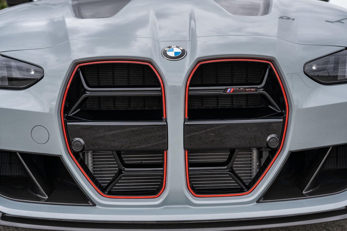 [신차사진] 2025 BMW M4 CS  썸네일