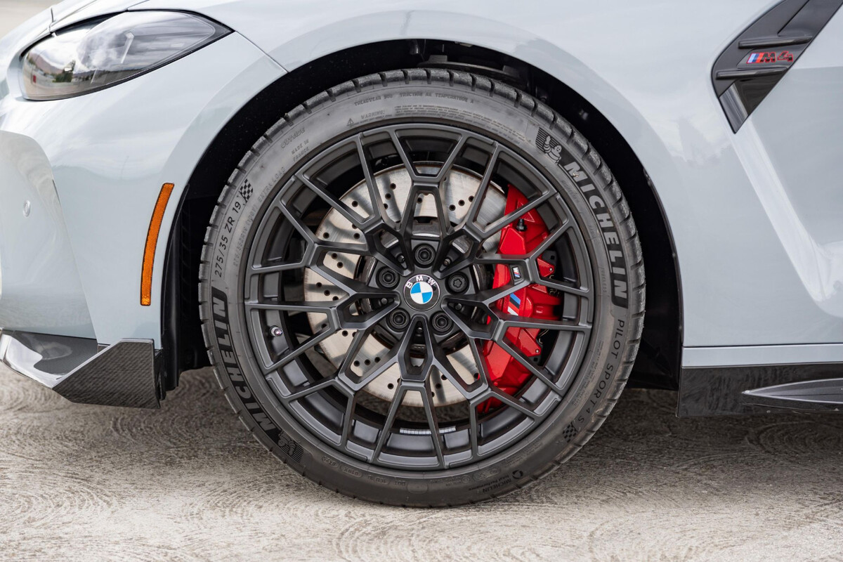 [신차사진] 2025 BMW M4 CS  썸네일